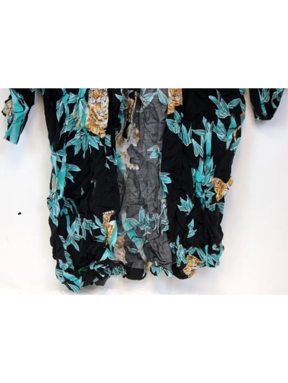 1980sSweethearts Mens Bathrobe Rose Asian Tiger Bamboo Print sz Med Short Belt